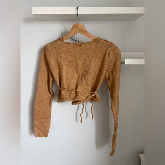 Short Cardigan/ camel colour/ Small-Medium size - Picture 2 of 2